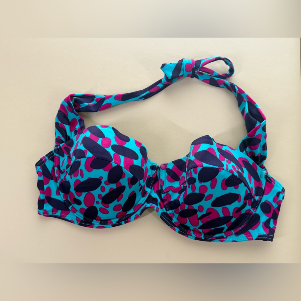 Victoria’s Secret bikini top - Picture 1 of 6